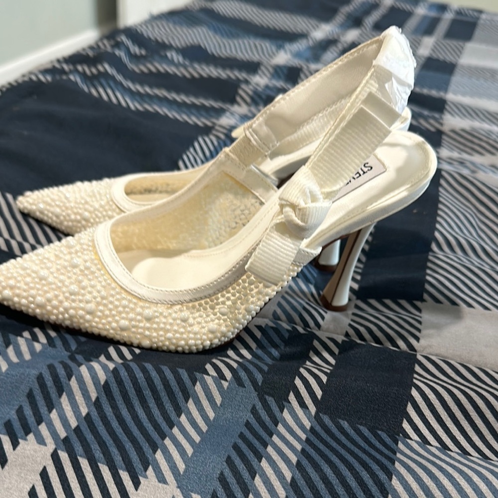 Steve Madden Pearl Embellished Cream Heels
